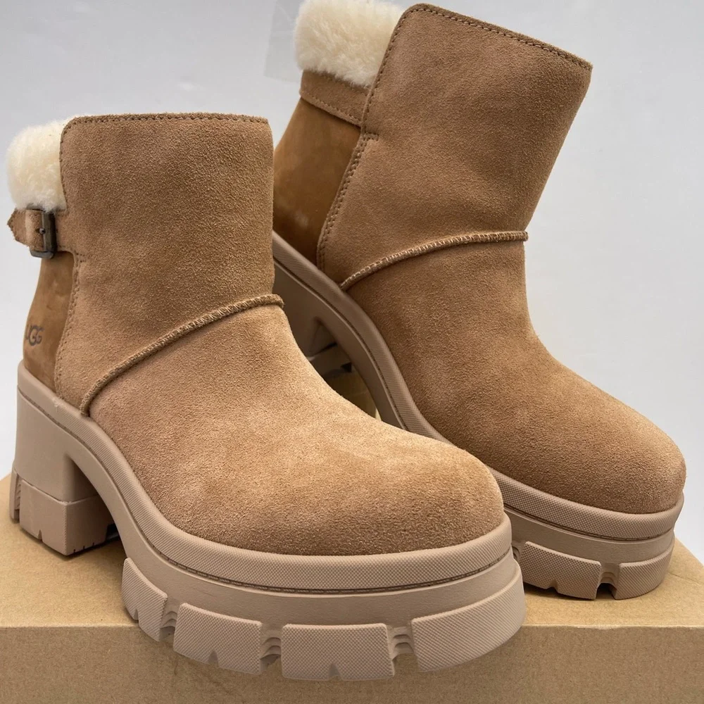 UGG Women's Tan Shearling
W BROOKLYN BUCKLE
CHESTNUT PLATFORM HIGH HEELS BOOTS - Picture 2 of 16